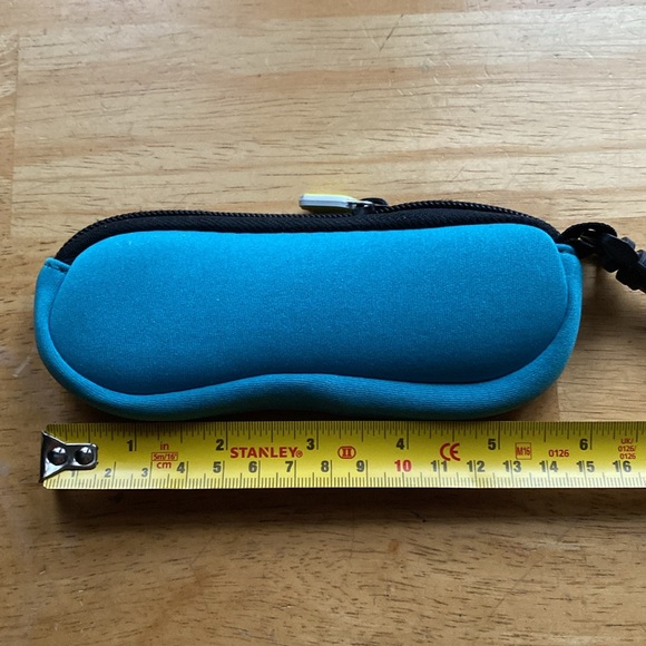 Skechers Teal Zippered Kids Glasses Pouch with Carabiner Clip - Picture 3 of 3
